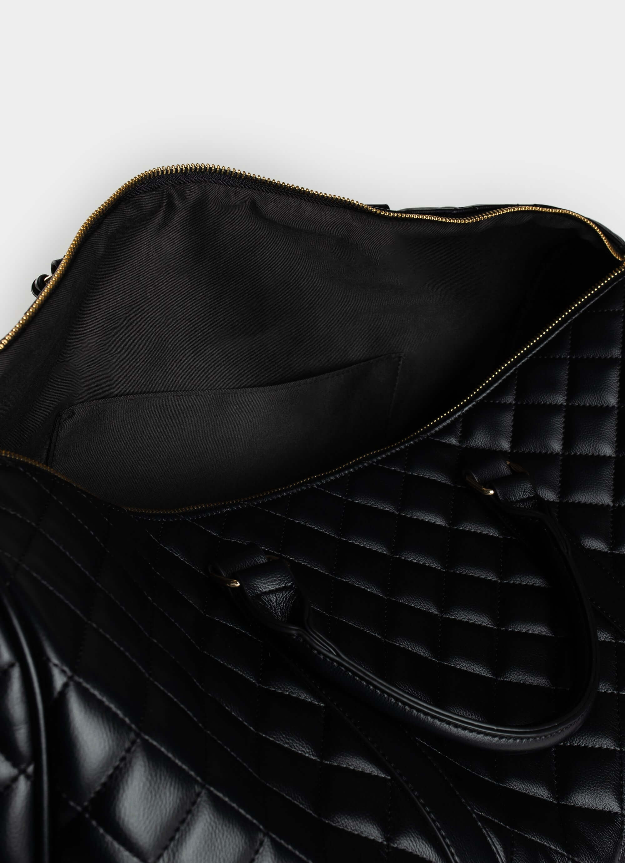 PU leather bag interior – Baron Quilted Duffle – Vendetta Jewellery