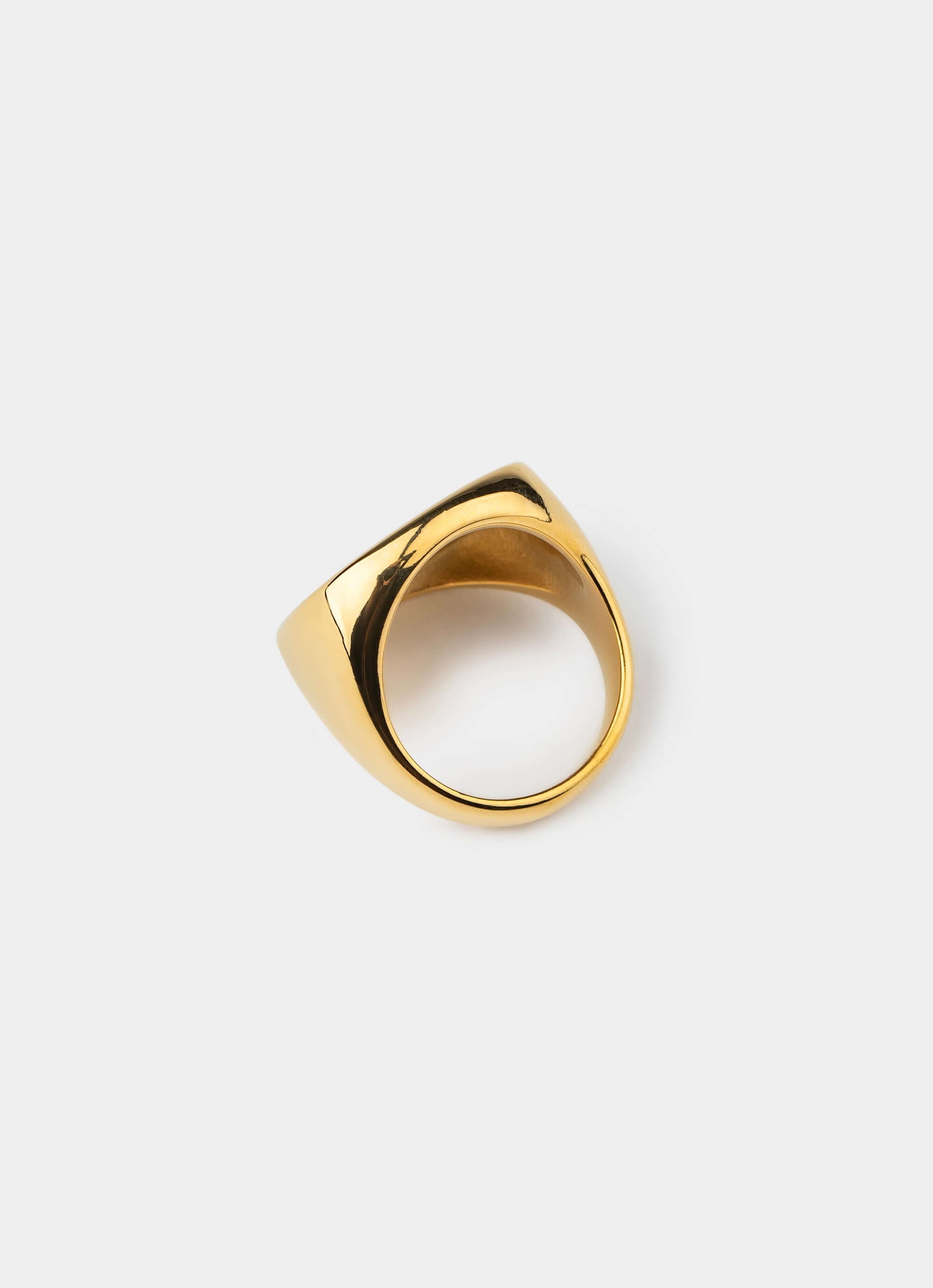 18k gold plated rounded signet ring – Vendetta Jewellery