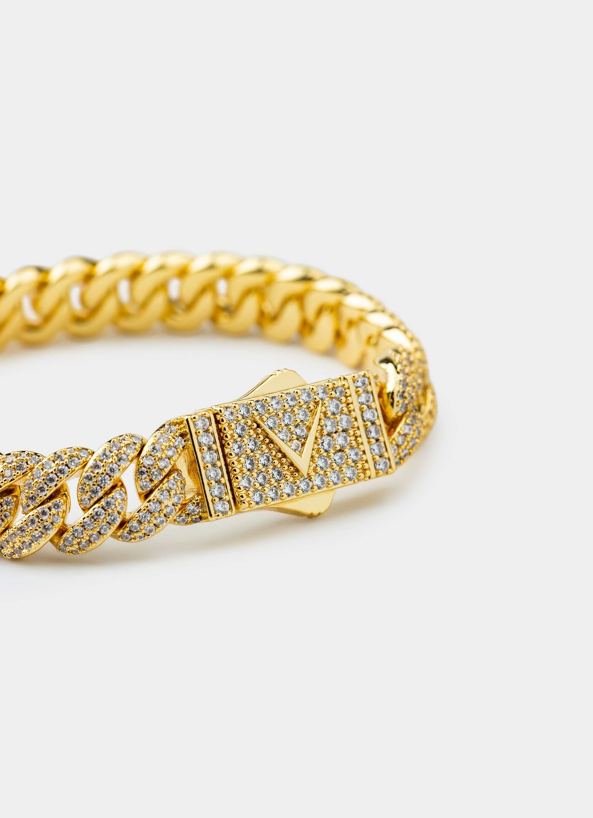 18K gold plated bracelet – jeweled clasp detail – Vendetta Jewellery