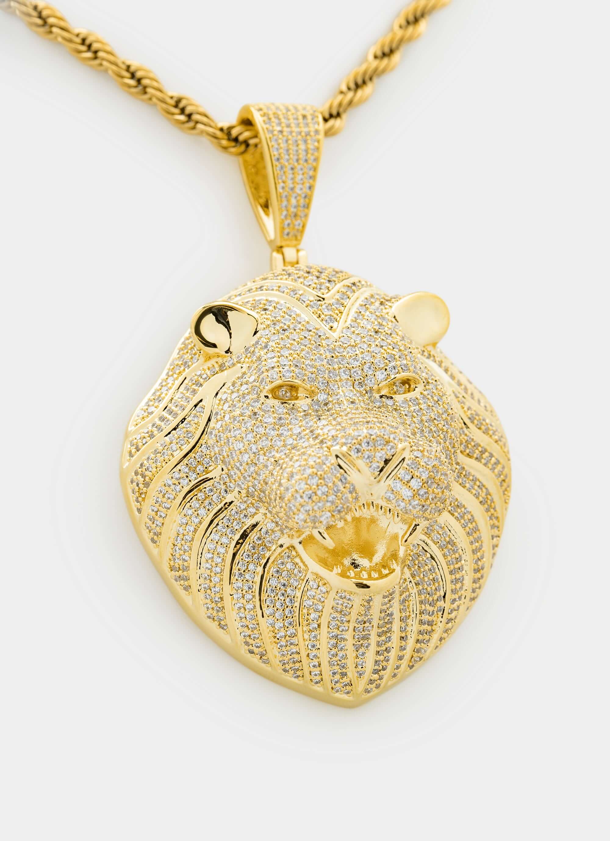 18k gold plated pendant – lion design – Vendetta Jewellery