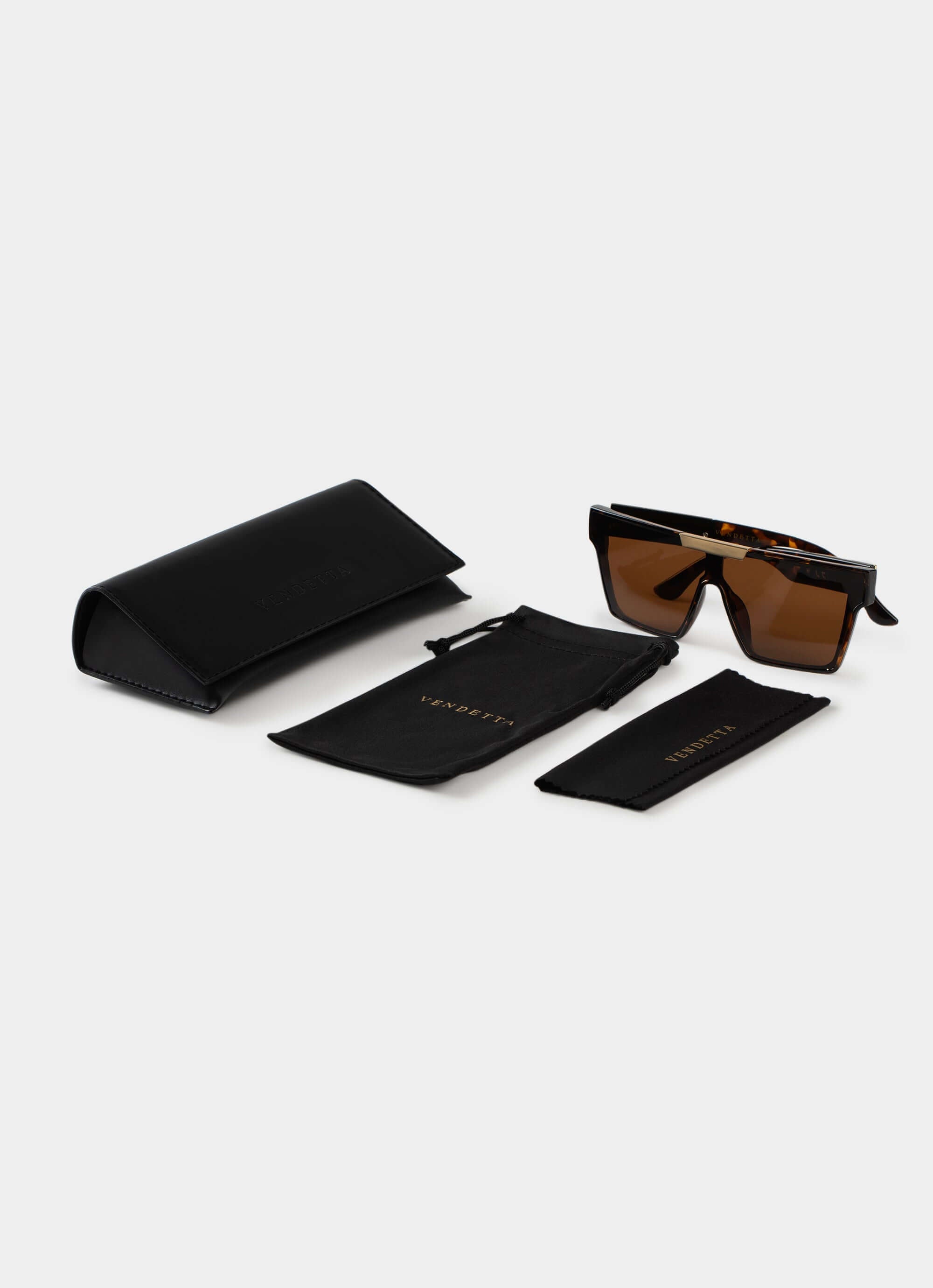 PC sunglasses – bold square frame and case – Vendetta Jewellery