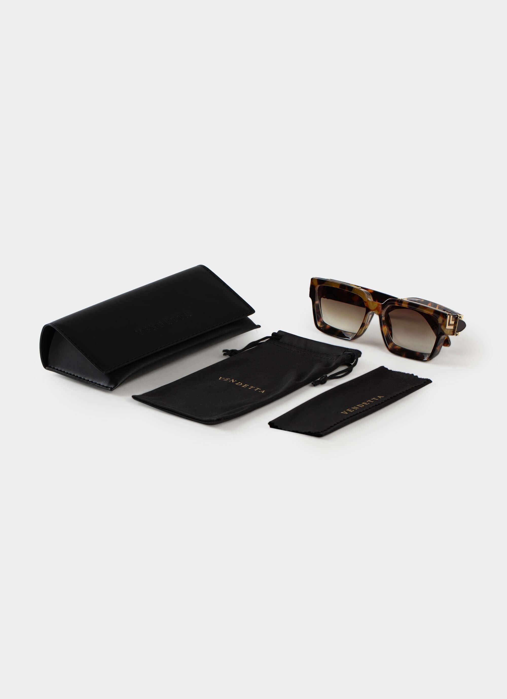 PC sunglasses – Rally Sunglasses with case and cleaning cloth – Vendetta Jewellery