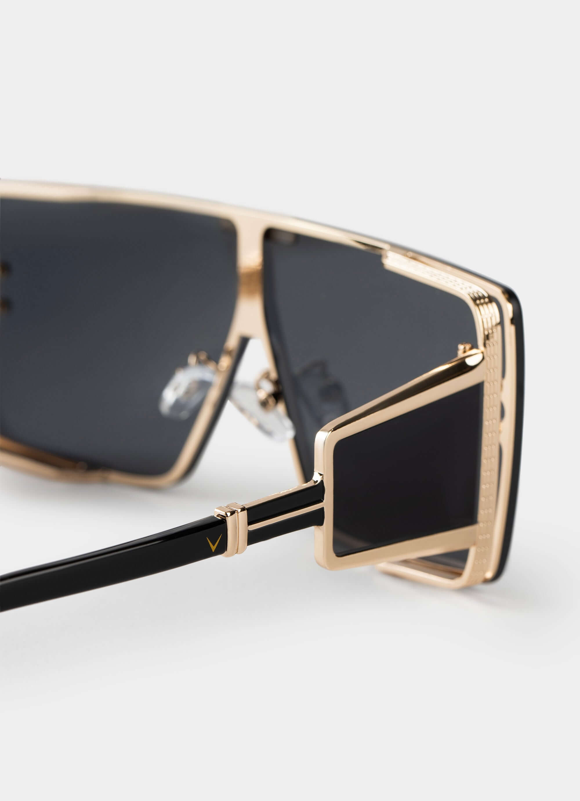 metal sunglasses – black lenses and gold frame – Vendetta Jewellery