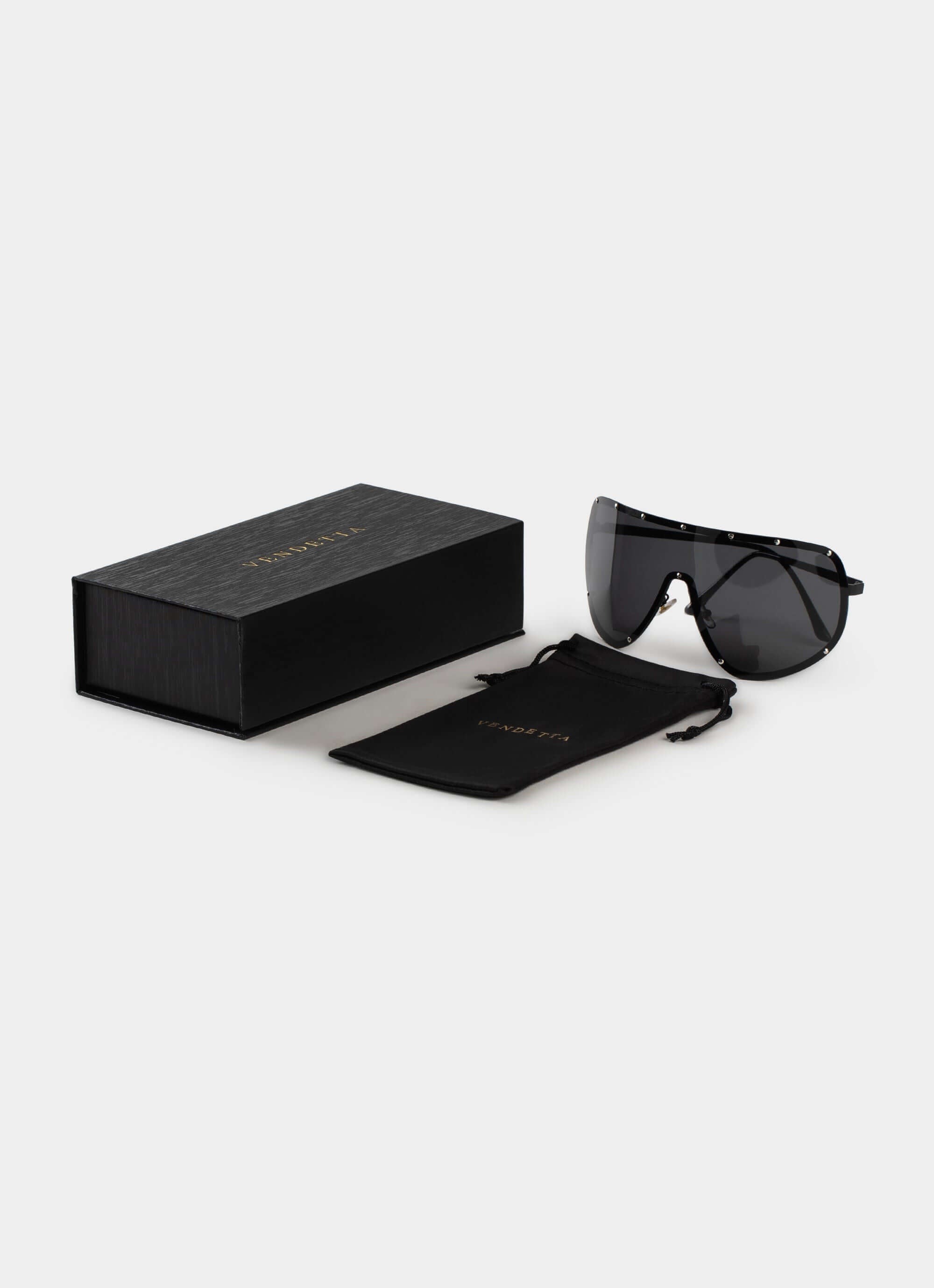 sunglasses Off Duty Sunglasses – black with box and pouch – Vendetta Jewellery