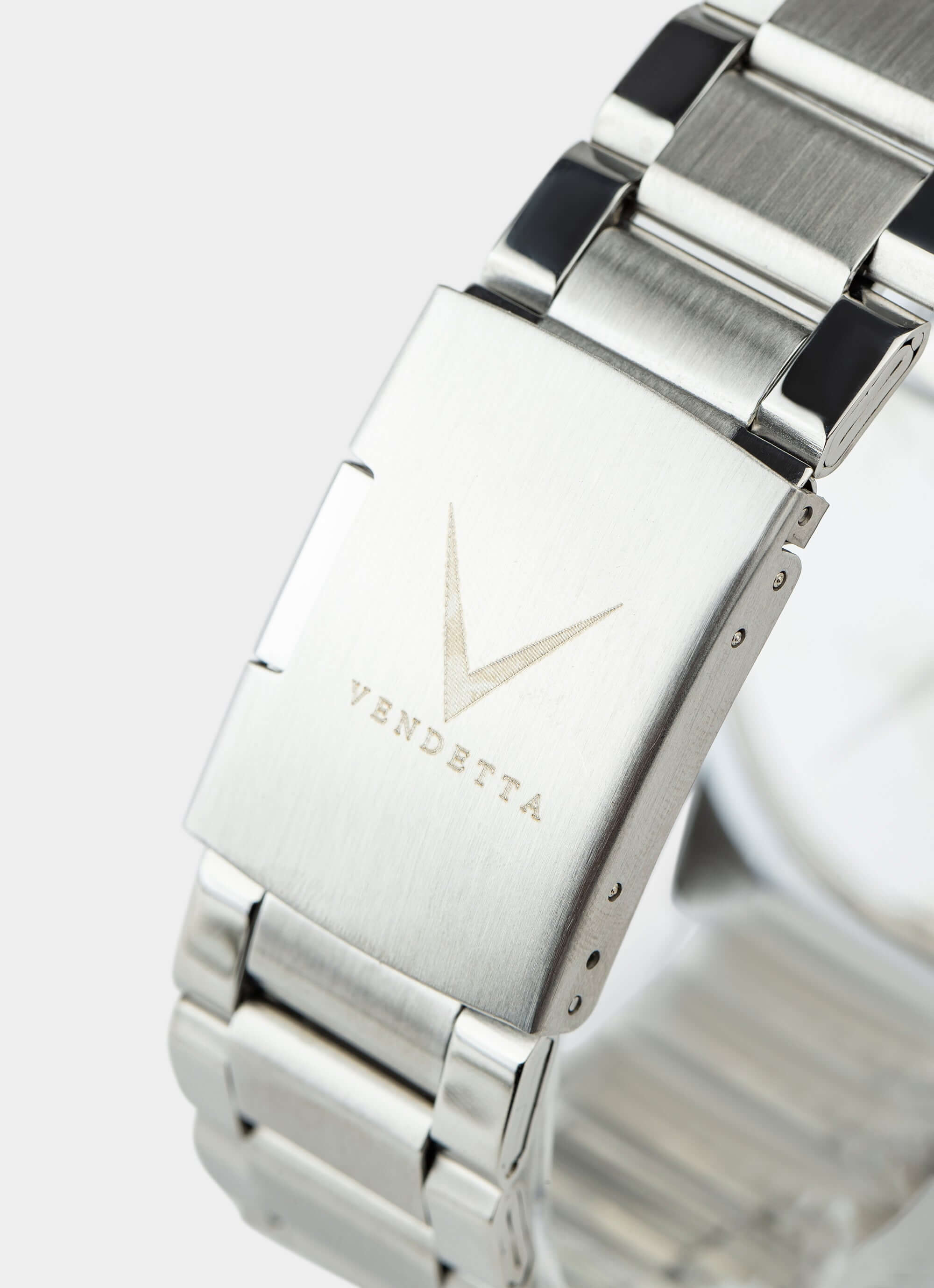 metal watch – silver with Vendetta logo – Vendetta Jewellery