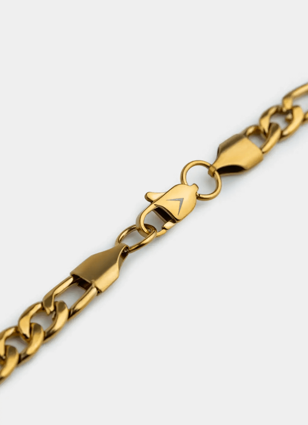 18K gold plated chain necklace – secure clasp detail – Vendetta Jewellery