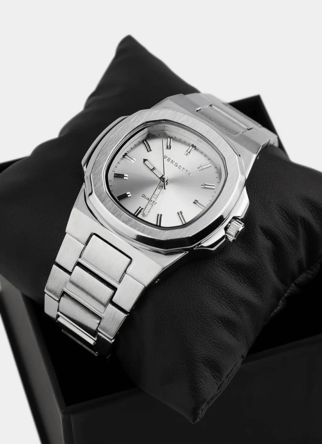 silver watch – silver dial and stainless steel band – Vendetta Jewellery