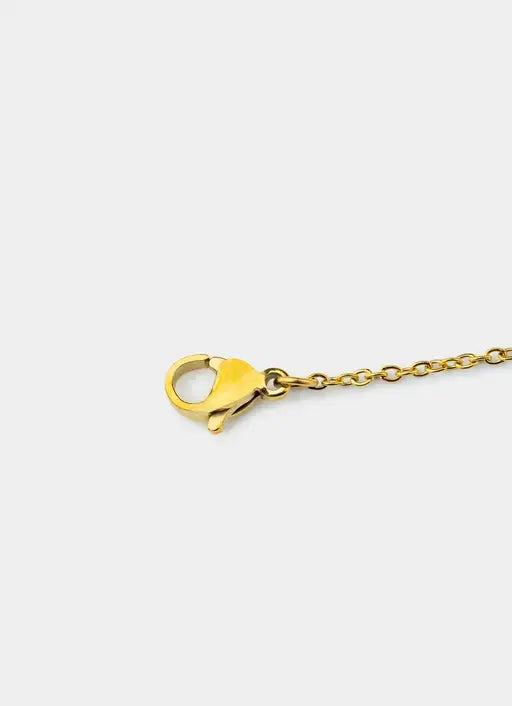 18K gold plated necklace – secure clasp detail – Vendetta Jewellery