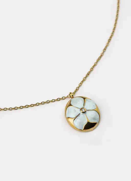 18K gold plated necklace – frangipani pendant – Vendetta Jewellery