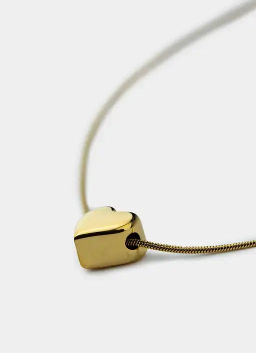 18K gold plated Mini Heart Necklace – small heart pendant – Vendetta Jewellery