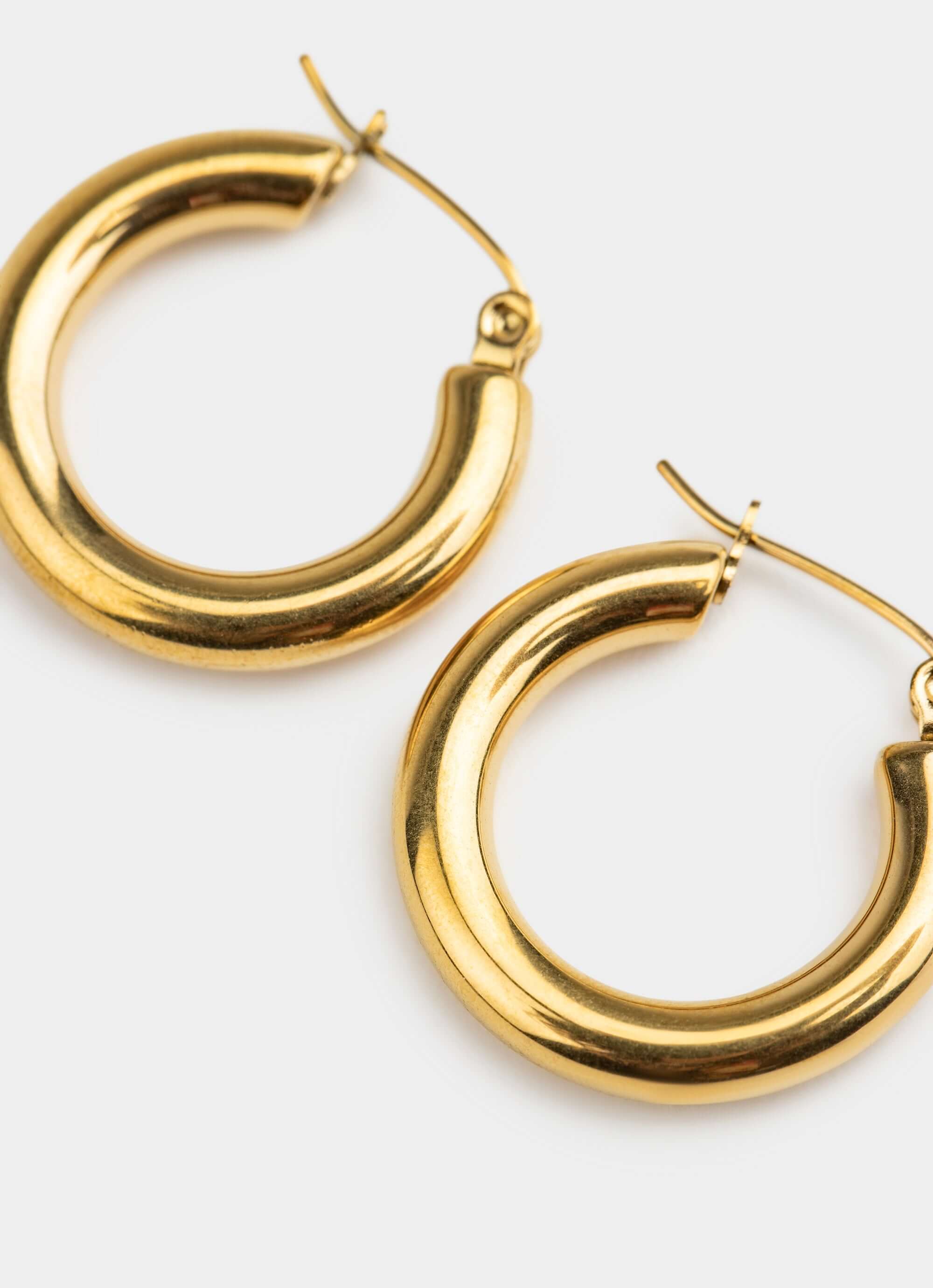 Classic Hoop Earring - 18K Gold Plated