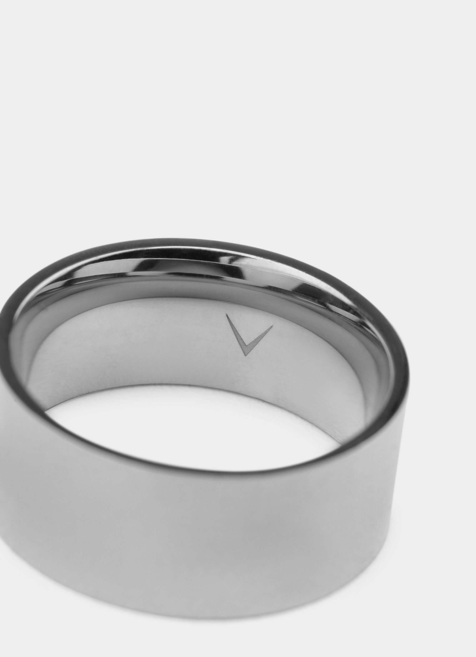 Stainless steel halo ring 10mm – Vendetta Jewellery